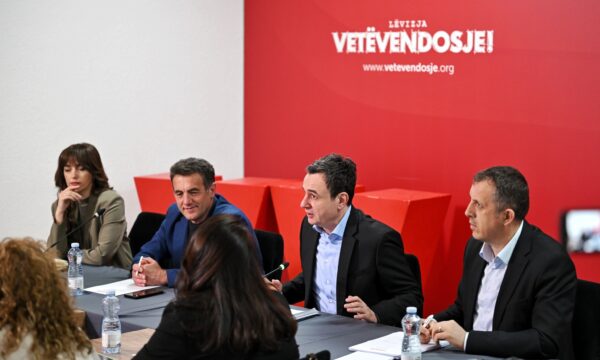 Kurti mbledh drejtuesit e qendrave të VV’së në Kosovë e mërgatë, kjo është arsyeja