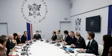 Franca gati të bashkohet me shoqërimin e anijeve në Hormuz sapo situata të jetë ‘më e qetë’ – Macron