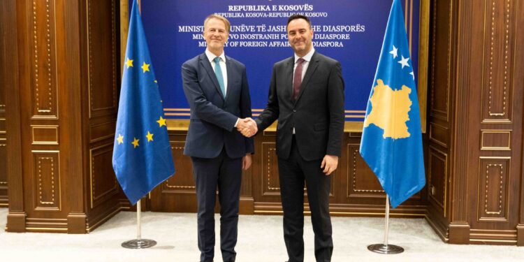 Takimi lamtumirës me Konjufcën, Orav: BE qëndron përkrah jush