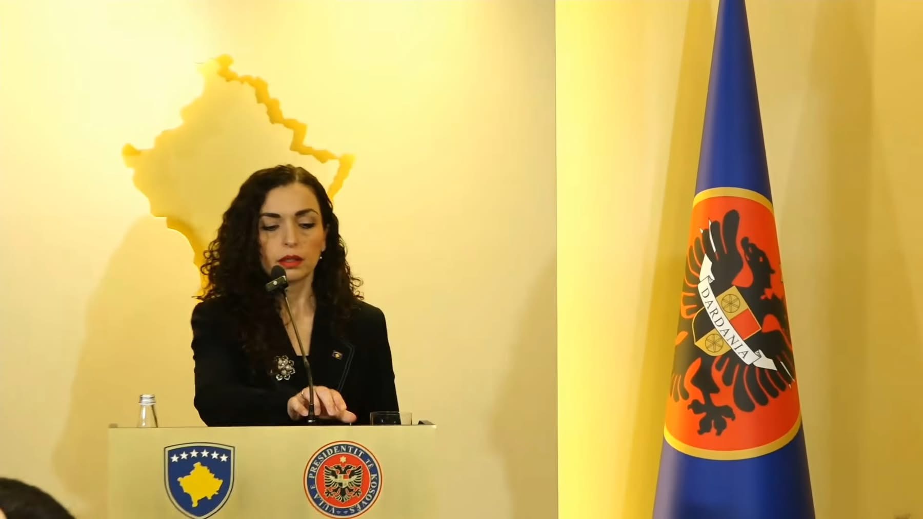 Heqja e masave ndëshkuese, vjen reagimi i Vjosa Osmanit