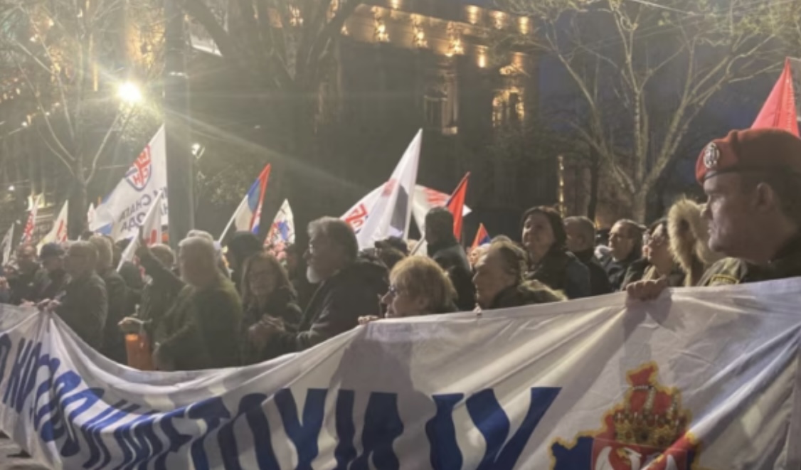 Djathtistët serbë protestojnë në Beograd kundër Ligjit për të huajt në Kosovë