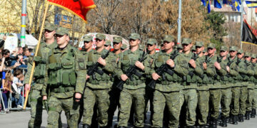 Njohësit e sigurisë: Forcimi i ushtrisë, i pashmangshëm në këtë kohë