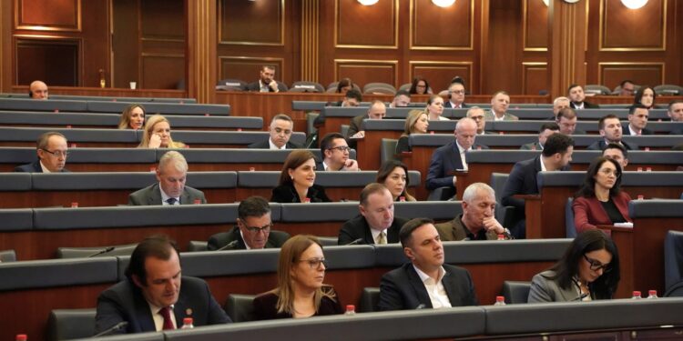 Ymeri e LDK-së thotë se ZRRE-ja pritet të vendosë në këtë muaj për vazhdimin e licencës së EFT-së