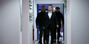 Marrëveshje për “pozicione institucionale” – çfarë ka ndërmend të bëjë Kurti për Presidentin nëse Kushtetuesja e rrëzon dekretin e Osmanit?