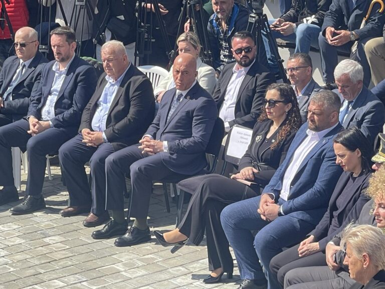 27-vjetori i mas’akrës në Krushë të Madhe të Rahovecit, në tubim merr pjesë edhe presidentja