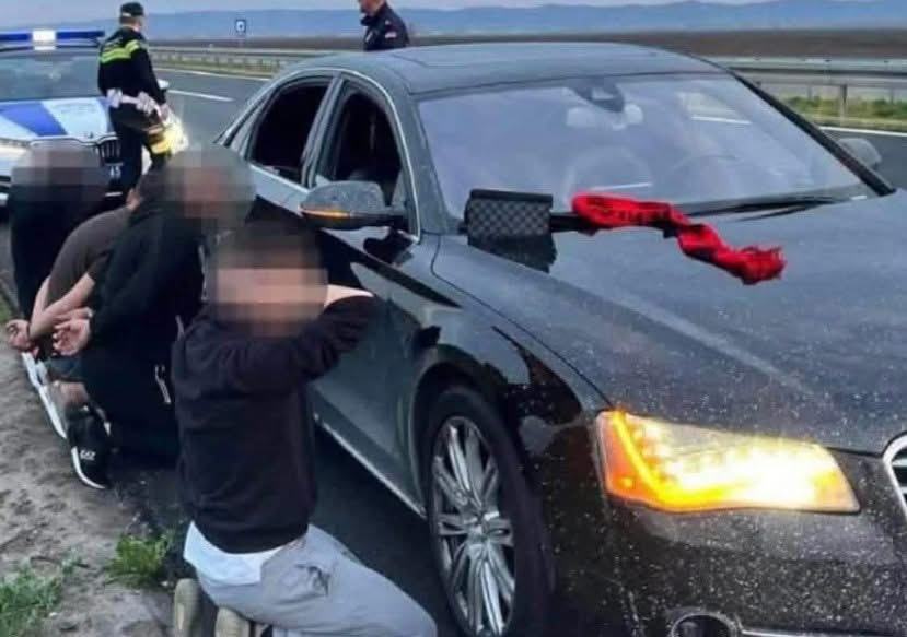 Publikuan video me bluzën “Shqipëri Etnike”, 4 shqiptarët e ndaluar në Serbi do të lirohen