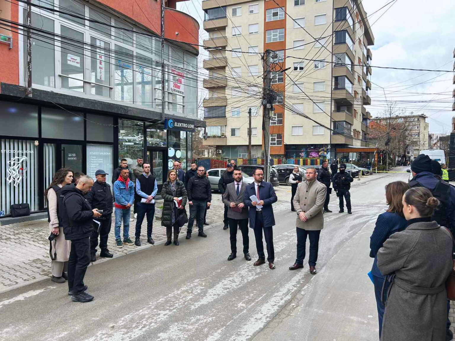 Vrasja e 19 vjeçarit në Vushtrri, Gjykata bën rikonstruktimin e vendit të ngjarjes (VIDEO)