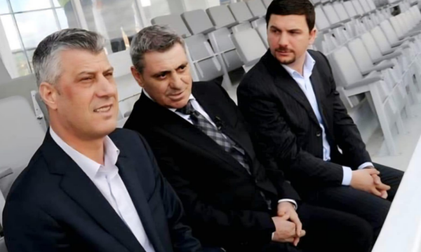 Ndeshja vendimtare e Kosovës, Krasniqi kthehet në kohën e miqësores së parë – ndan foto me Thaçin e Fadil Vokrrin
