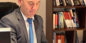 Smakiqi: Taktika e heshtur e zgjedhjes së Presidentit – PDK e LDK po frikësohen, në fund cilido kandidat i LVV-së i siguron 61 vota