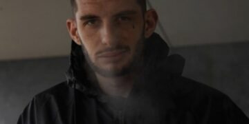 Pas sulmit fizik, reperi “Mossi” kërcënon sërish gazetarin Burim Pacolli: “Nuk ki me kon asnjeher i mbrojtur”