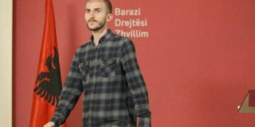 “24 hektarë Manastirit për hatër të Rashiqit”, zëdhënësi i Kurtit mbron shefin: Ministrit iu plotësua një kërkesë tjetër, iu ka ngatërruar