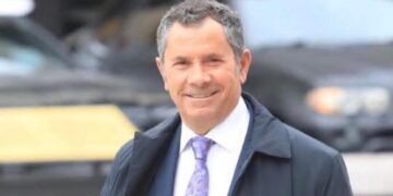 Tomë Gashi: Deklaratat e Adriana Matoshit për Vjosa Osmanin janë “katastrofë”