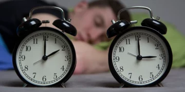 Sonte ndërrohet ora, akrepat lëvizin 60 minuta përpara