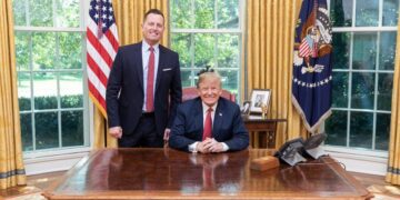 Trump paralajmëron se do ta emërojë Grenellin në një pozitë të re