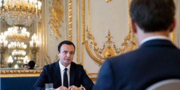 Kurti udhëton drejt Francës, ka drekë pune me Macronin