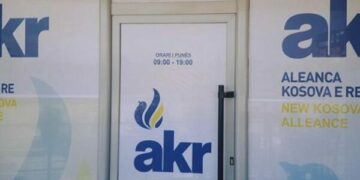 KQZ pezullon AKR-në