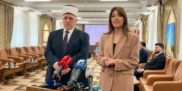 Kryekuvendarja uron Fitër Bajramin: Le të na shërbejë kjo festë si kujtesë se secili mund të japim shumëçka nga vetja