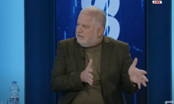 Çudit Haxhiu: “Francezët donin ta ndërtonin murin në Mitrovicë, unë i ndalova”