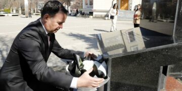 Masakra në Tregun e Mitrovicës, Peci: Akt kriminal, i porositur nga regjimi i Millosheviqit