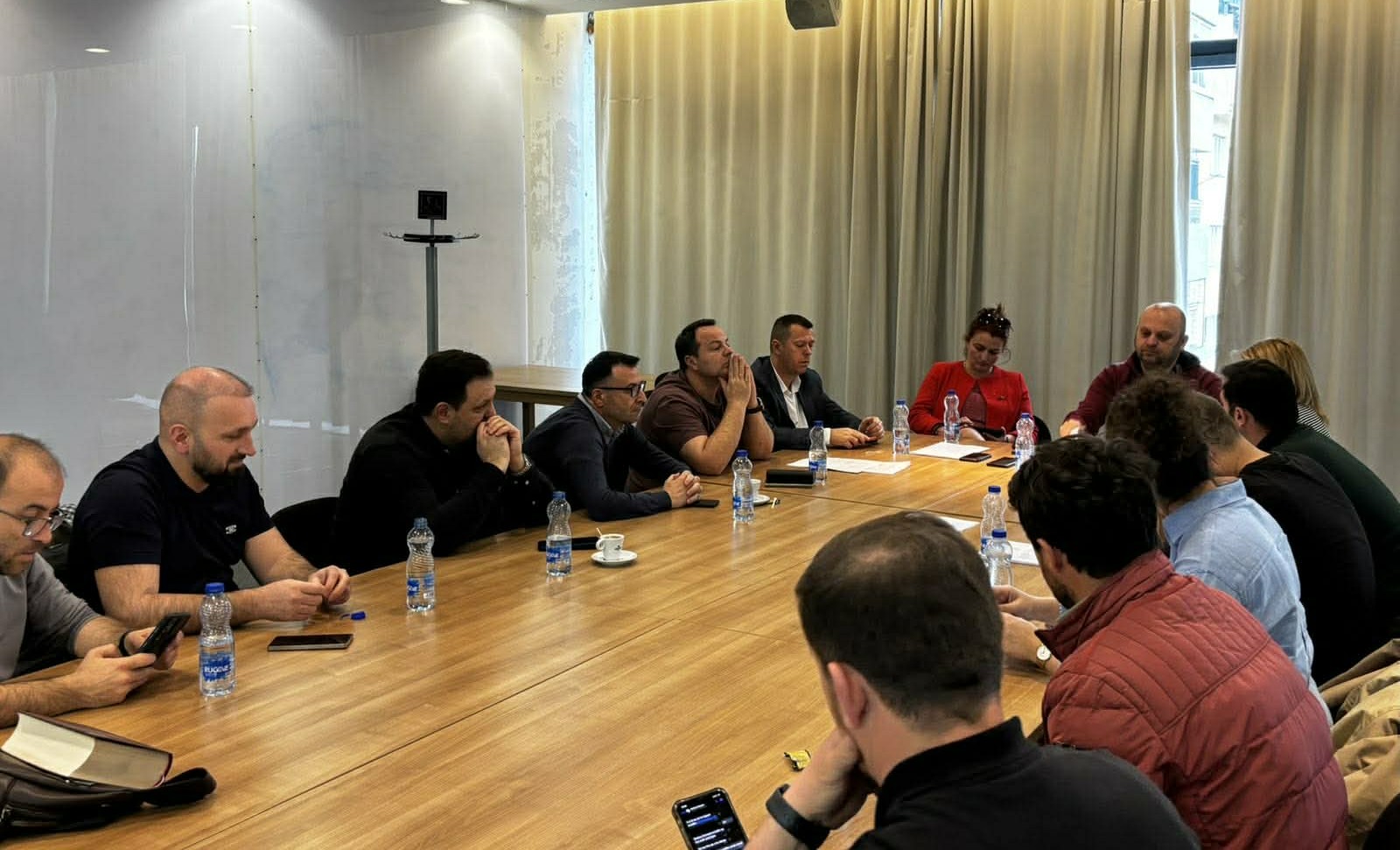 Analiza e Monitor: Fundi i “komplotit rus” te Aeroporti i Vlorës