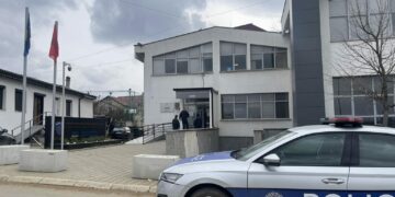 “Tre persona janë shoqëruar në polici” – detaje nga aksioni i Policisë në ARBK