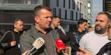 Punëtorët e “Prishtina Parkingut” protestojnë për të tretën herë, paralajmërojnë grevë të përgjithshme