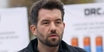 Dje i fajësoi rëndë familjarët, sot Rron Gjinovci kërkon falje