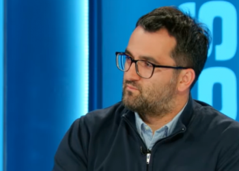 Nushi: Shkëlzen Gashi e ka shitë librin e masakrave nëpër diasporë kah 55 franga