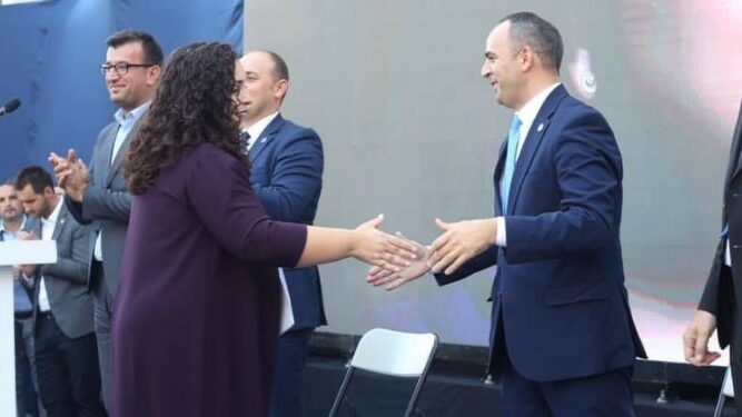 Shkëmb Manaj paralajmëron ardhjen e Vjosa Osmanit në LDK