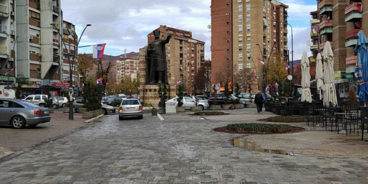 Sulm në një lokal në veri të Mitrovicës – e mitura mbyllet në tualet dhe shtyhet nga i dyshuari