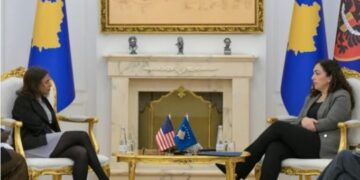 Osmani zhvillon takim me diplomaten amerikane Anu Prattipati