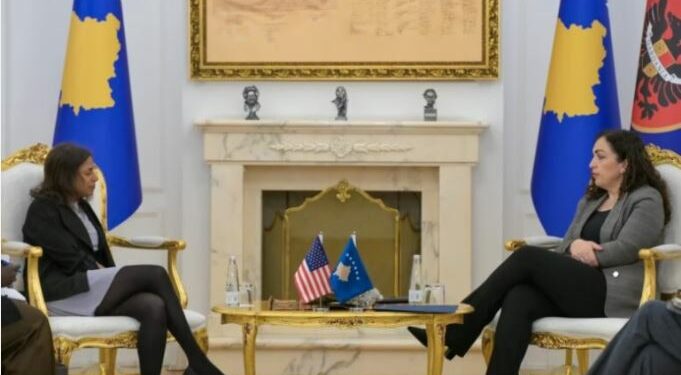 Osmani zhvillon takim me diplomaten amerikane Anu Prattipati