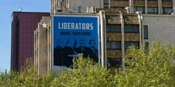 ‘‘Çlirimtarët – Ktheni në shtëpi’’, vendoset në Prishtinë një billboard në përkrahje të ish-krerëve të UÇK’së