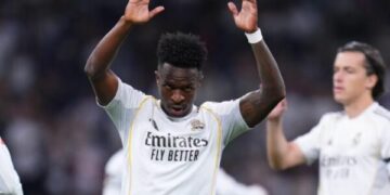 “Bernabéu” nuk fal, lojtarët e Realit fishkëllehen pavarësisht fitores ndaj Alavésit