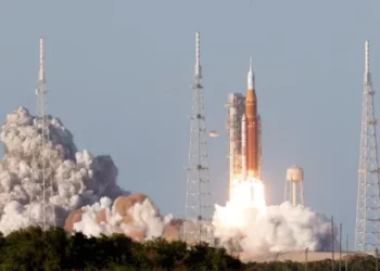 NASA nis katër astronautë në misionin e parë hënor pas gjysmë shekulli