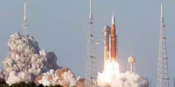 NASA nis katër astronautë në misionin e parë hënor pas gjysmë shekulli