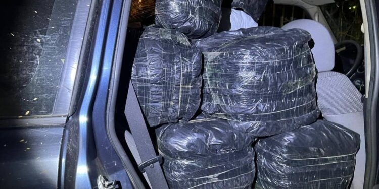 Aksion i policisë: Kapet vetura me mallra kontrabanduara dhe targa të Serbisë në veri