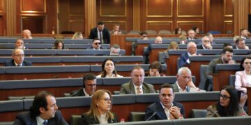 LDK-Kurtit pas seancës: Propozimin e dhamë, a i keni 66 vota për Vjosa Osmanin?