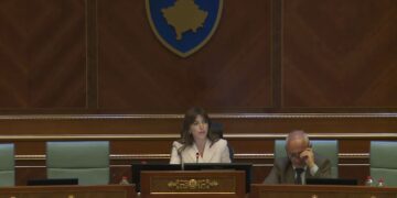 Haxhiu ia tërheq vërejtjen Haradinajt: Kujdes me gjuhën, mos e keqpërdor foltoren