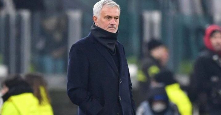Mourinho dëshiron të rikthehet si trajner i Realit, pret thirrje nga drejtuesit