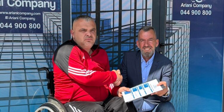 Humanizëm që prek zemrat: Naser Imer me “Ariani Company” dhuron sërish banesë për një familje në nevojë