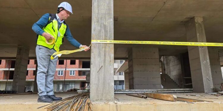 Aksioni i Inspektoratit të Punës: Ndalohet puna në 6 vendpunishte në rajonin e Mitrovicës, u kontrolluan 13 objekte