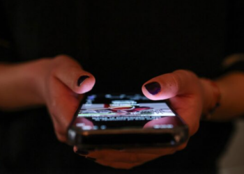 Greqia pritet të njoftojë ndalimin e rrjeteve sociale për fëmijët nën 15 vjeç