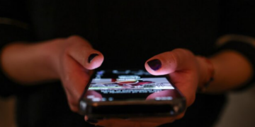 Greqia pritet të njoftojë ndalimin e rrjeteve sociale për fëmijët nën 15 vjeç