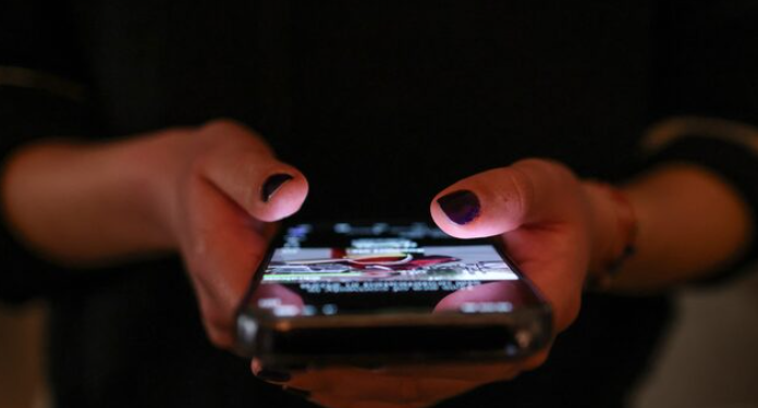 Greqia pritet të njoftojë ndalimin e rrjeteve sociale për fëmijët nën 15 vjeç