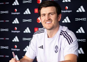 Maguire rinovon me Manchester United deri në 2027