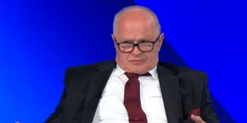 Ramiz Kelmendi flet si “ekspert i gjeopolitikës”, ia huq emrin Ngushticës së Hormuzit: Lufta në Hormun