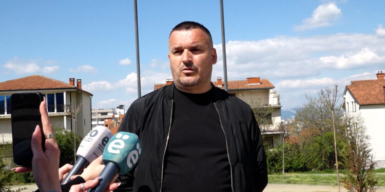 Djali i dëshmorit tregon pse u përpoq t’ia ndalojë hyrjen Ramës në varreza: Vijnë sa për kamera, për neve nuk bëjnë asgjë