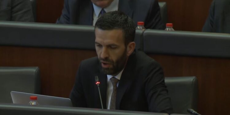 Ndryshimi i gjinisë, Rrahmani pyet Kurtin: Kush do ta përbëjë familjen sipas konceptit tuaj?