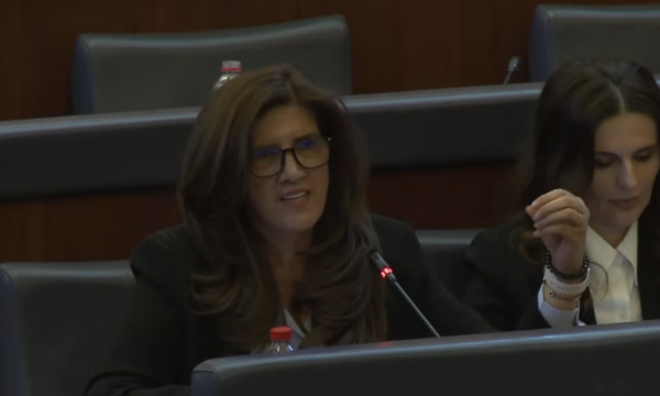 Ganimete Musliu: Me lejoni t’ia uroj ditëlindjen atit të Pavarësisë së Kosovës, Hashim Thaçit